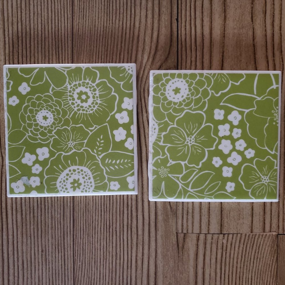 Set of 2 green/white print tile coaster